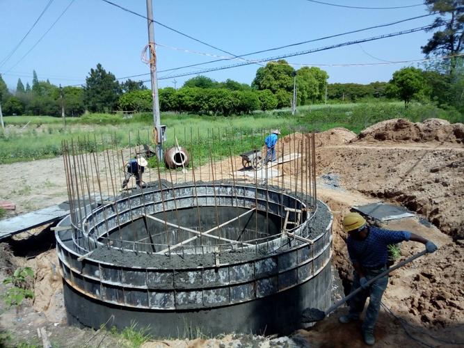 罗埠镇城镇污水官网配套完善建设工程井壁混凝土浇筑