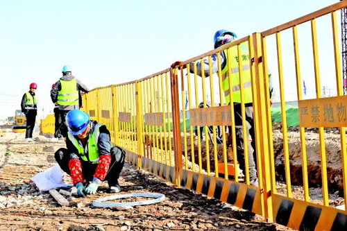 肃州城市道路建设项目进度如何 带你直击现场凤凰网甘肃 凤凰网